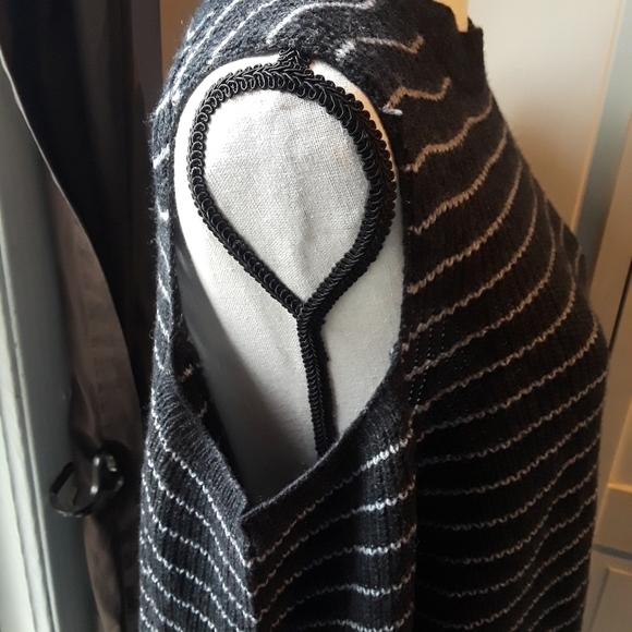 Wool Cashmere Cold Shoulder Striped Sweater Size 1X - Picture 2 of 9